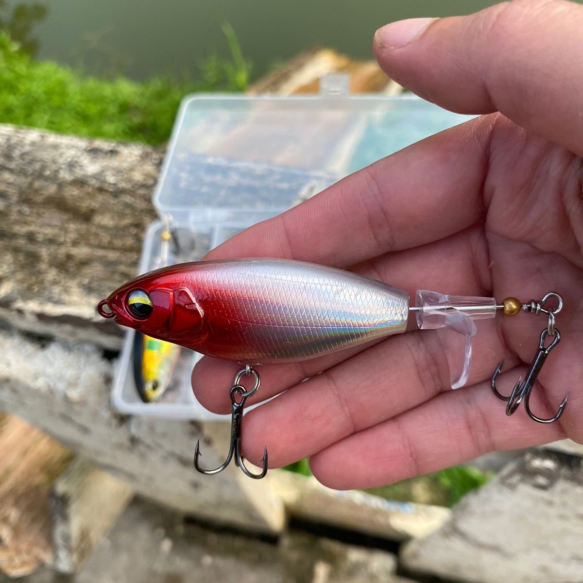Isca Articial Flutuante com Hélice 5 unidades + Manual da Pesca de Brinde
